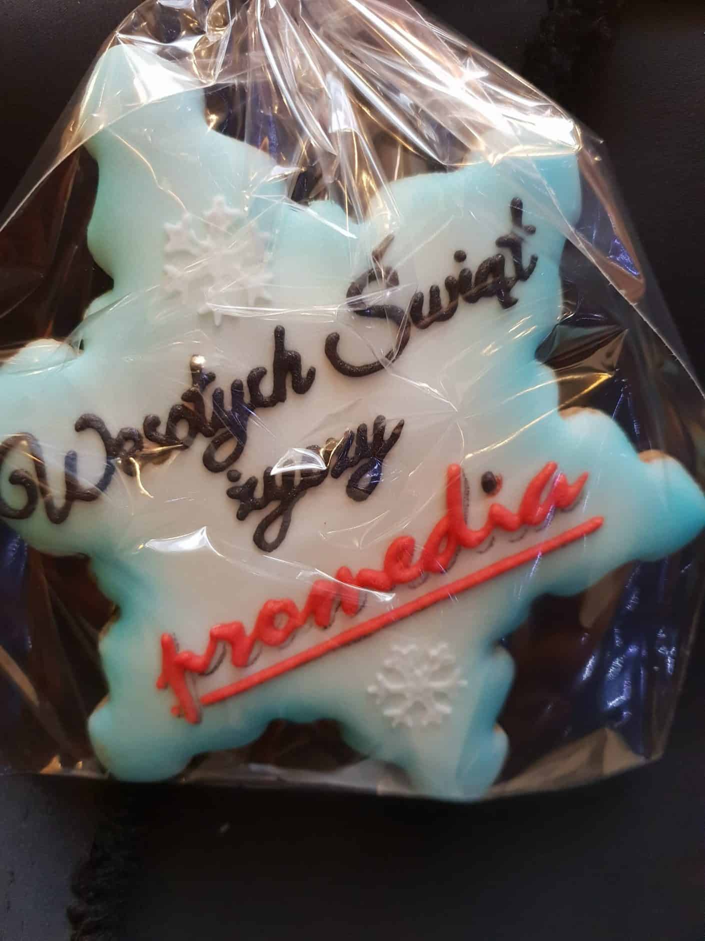 Pierniki reklamowe - Duża śnieżynka z logo, Lukrowane ciastka Bożonarodzeniowe, pierniczki z logo - Basia sweets