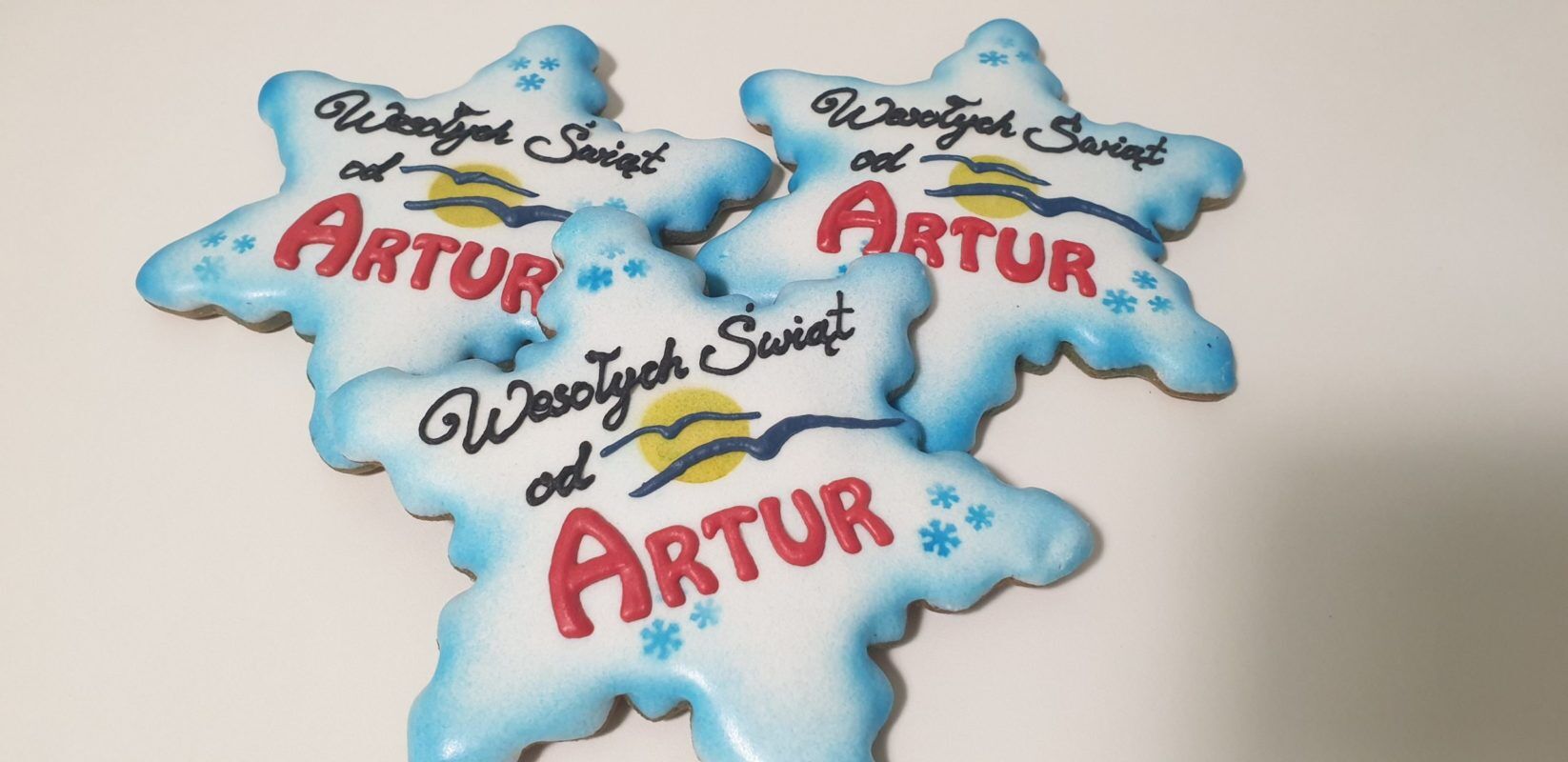 Pierniki reklamowe - Duża śnieżynka z logo, Świąteczne ciasteczka, Lukrowane pierniczki z logo, ciastka bożonarodzeniowe dla firm, personalizowane zestawy świąteczne dla firm - Basia sweets