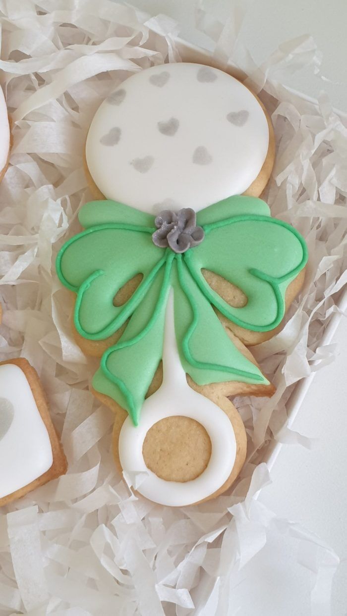 ciasteczka na babyshower, lukrowane ciasteczka Basia sweets