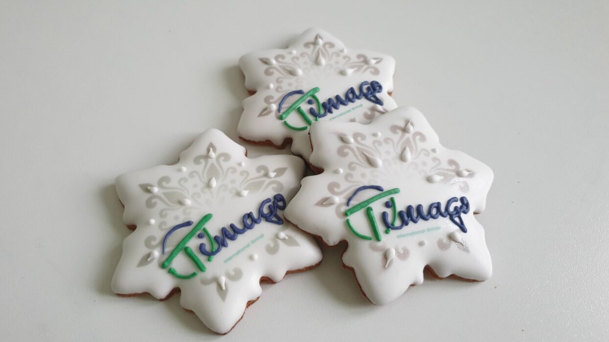pierniki świąteczne, pierniki z logo, pieniki bożonarodzeniowe, lukrowane pierniczki, pierniczki świąteczne, lukrowane pierniki, piękne pierniki, dekorowane pierniczki, pierniczki z logo