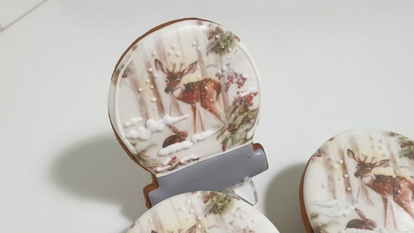 Pierniki świąteczne - kula śniegowa, pierniki świąteczne, pierniki z logo, pieniki bożonarodzeniowe, lukrowane pierniczki, pierniczki świąteczne, lukrowane pierniki, piękne pierniki, dekorowane pierniczki, pierniczki z logo