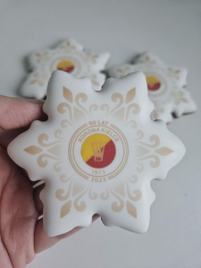 pierniki świąteczne, pierniki z logo, pieniki bożonarodzeniowe, lukrowane pierniczki, pierniczki świąteczne, lukrowane pierniki, piękne pierniki, dekorowane pierniczki, pierniczki z logo