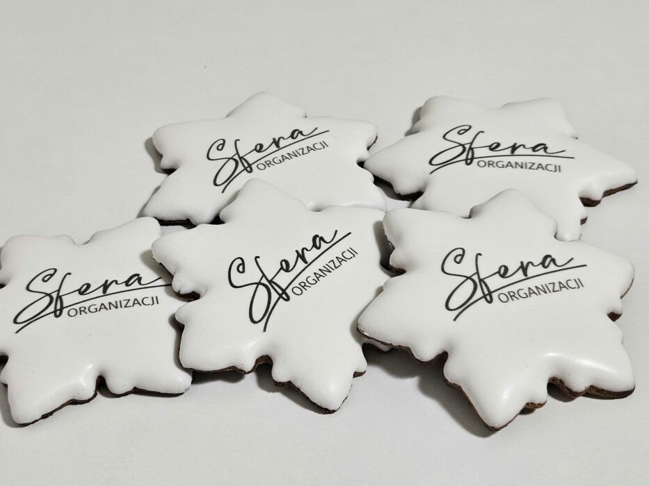 pierniki świąteczne, pierniki z logo, pieniki bożonarodzeniowe, lukrowane pierniczki, pierniczki świąteczne, lukrowane pierniki, piękne pierniki, dekorowane pierniczki, pierniczki z logo